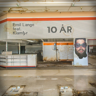 シングル/10 Ar (Explicit) (featuring Klamfyr)/Emil Lange