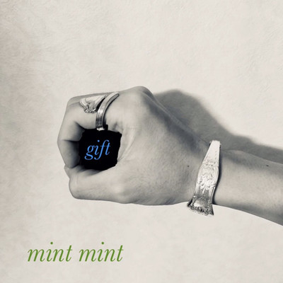 Monster of midnight/mint mint