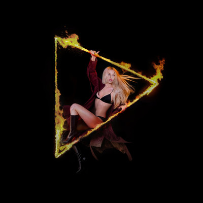 シングル/Wet, Hot American Dream/Ava Max