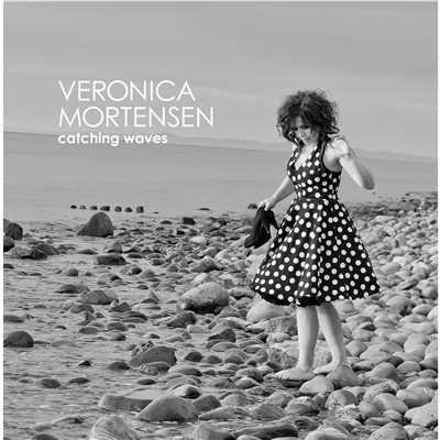 Catching Waves/VERONICA MORTENSEN