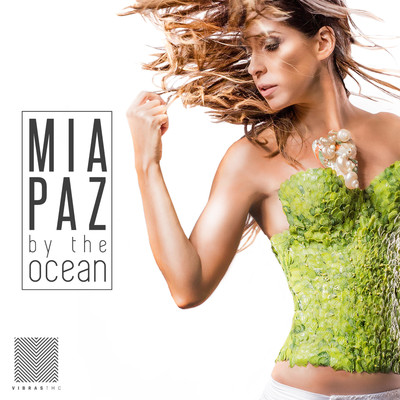 シングル/By The Ocean/Mia Paz