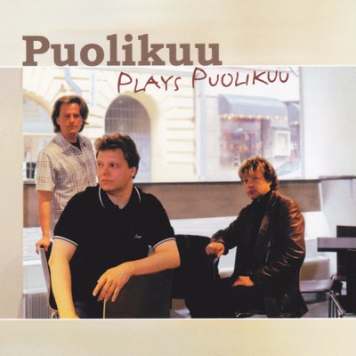 Plays Puolikuu/Puolikuu