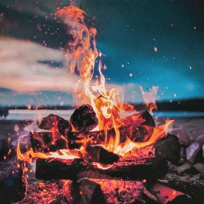 山小屋の暖炉/焚き火