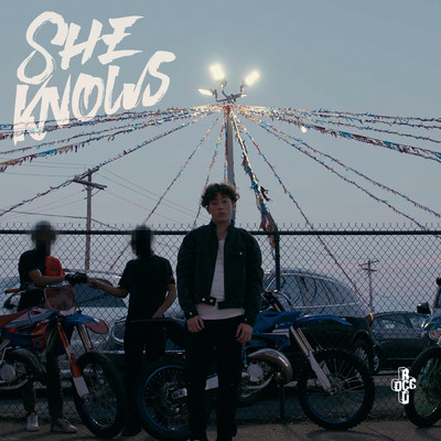 シングル/She Knows (Clean)/Rocco
