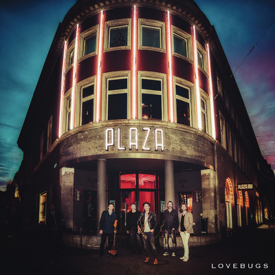 Listen to the Silence (Live at the Plaza)/Lovebugs