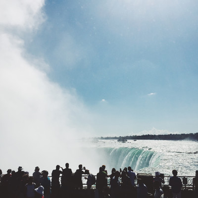 シングル/Niagara Falls/[.que]