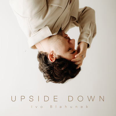 upside down/Ivo Blahunek
