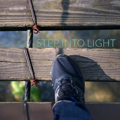 STEP INTO LIGHT/知声