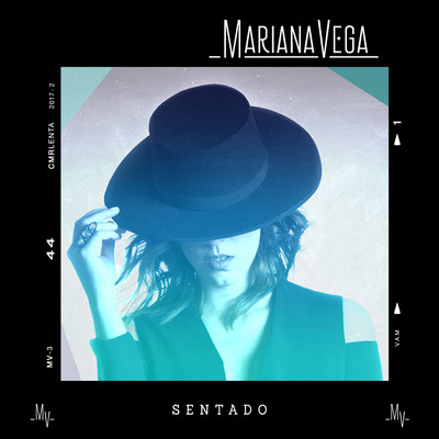 Sentado/Mariana Vega