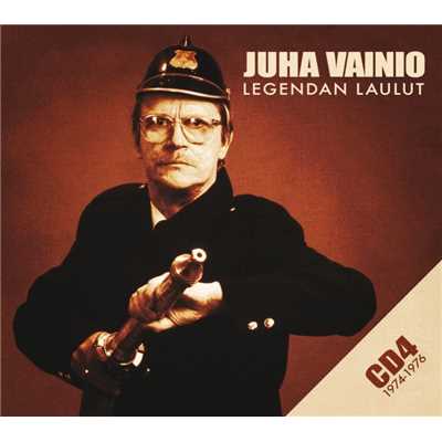 Vanha mies ja liukkaat saappaat/Juha Vainio