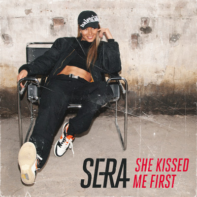 アルバム/She Kissed Me First/SERA