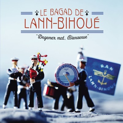 Le Bagad de Lann-Bihoue - Carlos Nunez - Alain Souchon
