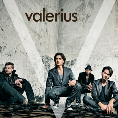 She Doesn't Know (Radio Edit)/Valerius